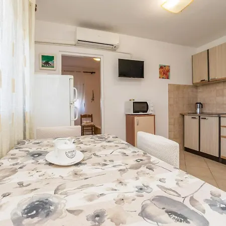 1 Bedroom Stunning In Pag